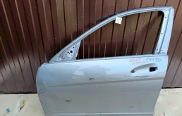 Дверь передняя левая для Mercedes-Benz C class 2010 года на фотографиях