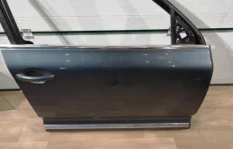 Дверь передняя правая для Volkswagen Touareg 2005 года на фотографиях