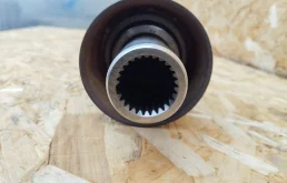 Карданный вал передний для Mitsubishi Pajero 2012 года на фотографиях