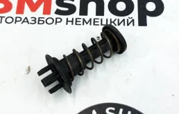 Пружина замка капота для Mercedes-Benz S class на фотографиях