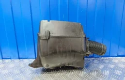 Корпус воздушного фильтра для Skoda Octavia 2010 года на фотографиях