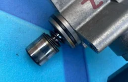 Топливный насос для Audi A4 2005 года на фотографиях