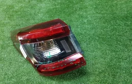 Фонарь внутренний левый для Nissan Qashqai 2018 года на фотографиях