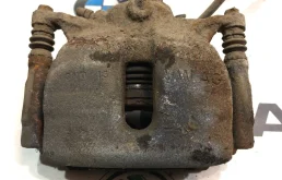 Суппорт передний правый для Skoda Octavia 2013 года на фотографиях