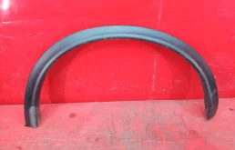 Стекла и зеркала для Nissan Juke 2018 года на фотографиях