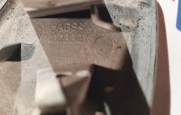 Крышка форсунки фароомывателя левая для Nissan X-Trail 2018 года на фотографиях