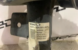 Амортизатор передний левый для Volvo S80 2011 года на фотографиях