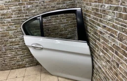 Дверь задняя правая для BMW 5er 2020 года на фотографиях