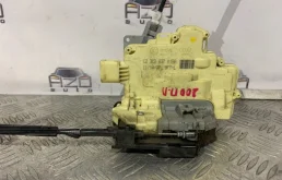 Центральный замок для Volkswagen Passat 2005 года на фотографиях