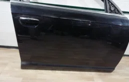 Дверь передняя правая для Audi A6 2009 года на фотографиях