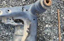 Подрамник двигателя для Nissan Murano 2014 года на фотографиях