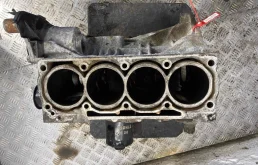 МКПП для Volkswagen Golf 2003 года на фотографиях