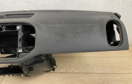 Торпедо (в сборе) для Volkswagen Tiguan 2016 года на фотографиях