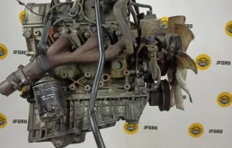 Двигатель без навесного для Ford Explorer 2000 года на фотографиях