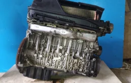 Двигатель без навесного для BMW 5er 1998 года на фотографиях