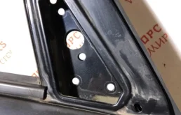 Дверь передняя правая для Suzuki SX4 2008 года на фотографиях