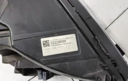 Фара ксенон левая для Volvo XC90 2016 года на фотографиях