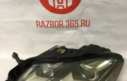 Фара ксенон левая для Volkswagen Passat 2012 года на фотографиях