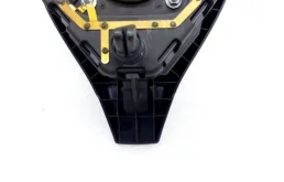 Подушка безопасности водителя для Nissan X-Trail 2018 года на фотографиях