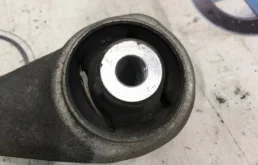 Рычаг передний правый нижний для BMW 5er 2013 года на фотографиях