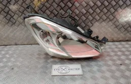 Фара правая для Peugeot Partner 2010 года на фотографиях