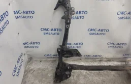 Подрамник двигателя для Audi A6 2018 года на фотографиях