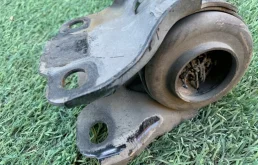 Рычаг передний правый нижний для Volvo S80 на фотографиях