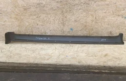 Накладка порога правая для Toyota Land Cruiser 2008 года на фотографиях