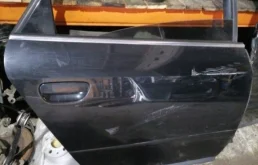Двери для Audi A6 1998 года на фотографиях