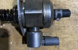 Топливный насос для Audi A4 2007 года на фотографиях