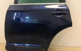 Дверь задняя левая для Volkswagen Touareg 2003 года на фотографиях