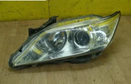 Фара левая для Toyota Camry 2015 года на фотографиях
