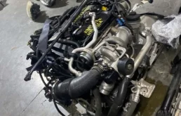 Двигатель без навесного для BMW 1er 2015 года на фотографиях