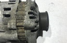 Генератор для Nissan X-Trail 2002 года на фотографиях