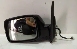 Стекла и зеркала для Nissan X-Trail 2002 года на фотографиях