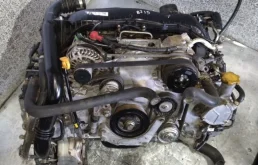 Двигатель без навесного для Subaru Legacy 2014 года на фотографиях