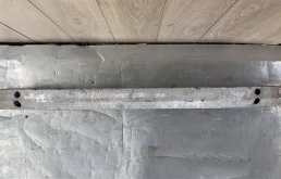 Усилитель заднего бампера для Toyota RAV4 2009 года на фотографиях