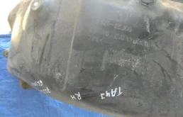 Подкрылок передний правый для Suzuki Grand Vitara 2011 года на фотографиях