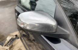 Дверь передняя правая для Volvo S40 2011 года на фотографиях