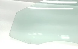 Стекло двери переднее левое для Volkswagen Passat 2011 года на фотографиях