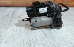 Компрессор пневмоподвески задний для Mercedes-Benz S class 2014 года на фотографиях