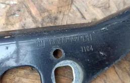 Петля капота правая для Opel Astra на фотографиях