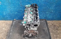 Двигатель без навесного для Ford Kuga 2012 года на фотографиях