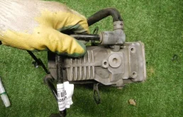 Компрессор пневмоподвески задний для Mercedes-Benz S class 2014 года на фотографиях