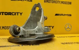 Кулак поворотный левый для BMW 5er 1997 года на фотографиях