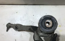 Рычаг передний левый нижний для Volkswagen Touareg 2008 года на фотографиях