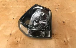 Фонарь правый для Lexus RX 2008 года на фотографиях