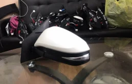 Стекла и зеркала для Toyota RAV4 2015 года на фотографиях