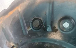 Кулак поворотный правый для Volkswagen Touareg 2008 года на фотографиях