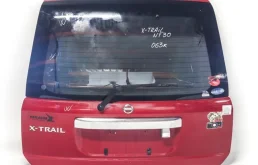 Двери для Nissan X-Trail 2006 года на фотографиях